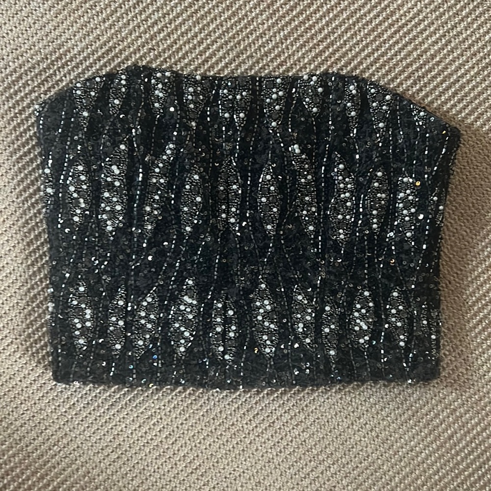Alice and Olivia size 4 beaded corset top zipper in back
